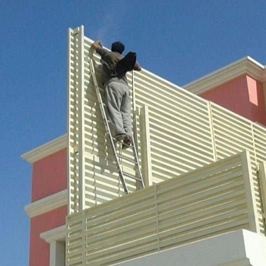 تساعد مظلات السيارات على حماية المركبات من أشعة الشمس والعوامل الجوية، كما يمكن أن تضيف مظهرًا مرتبًا إلى مواقف المنازل والفلل والمنشآت…